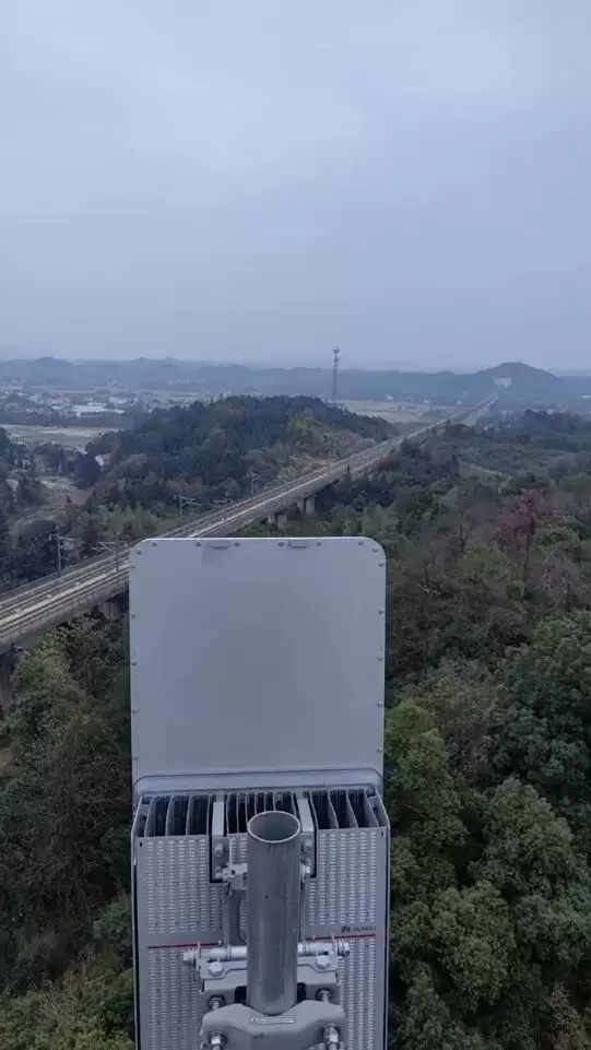 华为完成京广高铁湖南段5G升级：平均下载速度翻倍