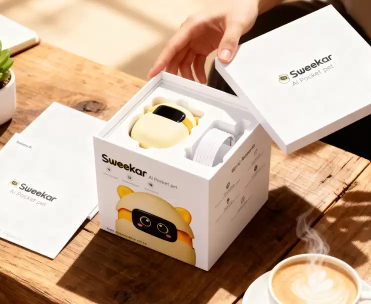 AI电子宠物Sweekar在CES 2026发布：从蛋中“破壳”，百变穿搭