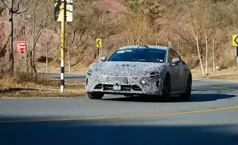 小米汽车2026年推四款新车，覆盖轿车与SUV市场