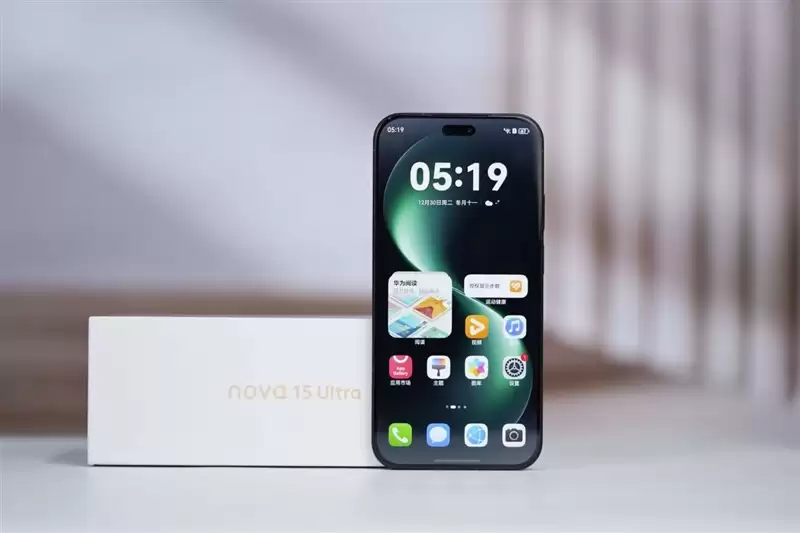 前后双红枫上阵 华为nova 15 Ultra全面评测:年轻人的影像轻旗舰!