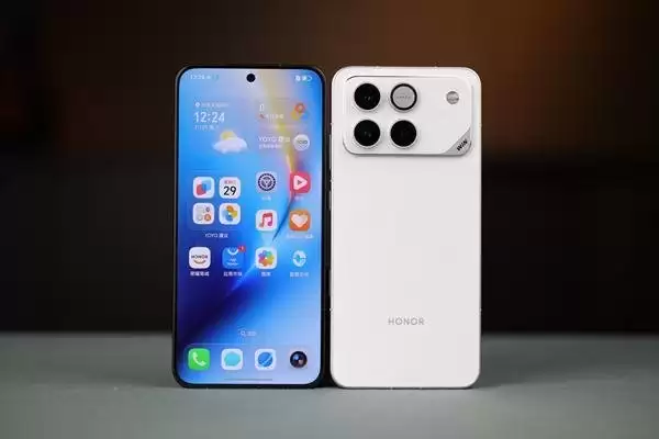 哪款手机性价比最高?2026 年三款热门机型对比解析