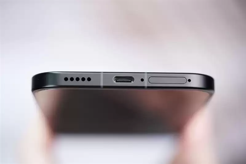 前后双红枫上阵 华为nova 15 Ultra全面评测:年轻人的影像轻旗舰!