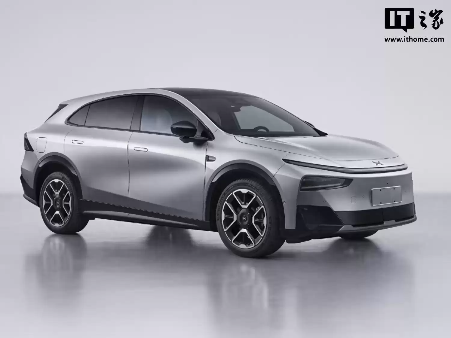 小鹏G7超级增程SUV全系标配主动降噪技术ENC+RNC,增程器AI控制振动最高降低50%