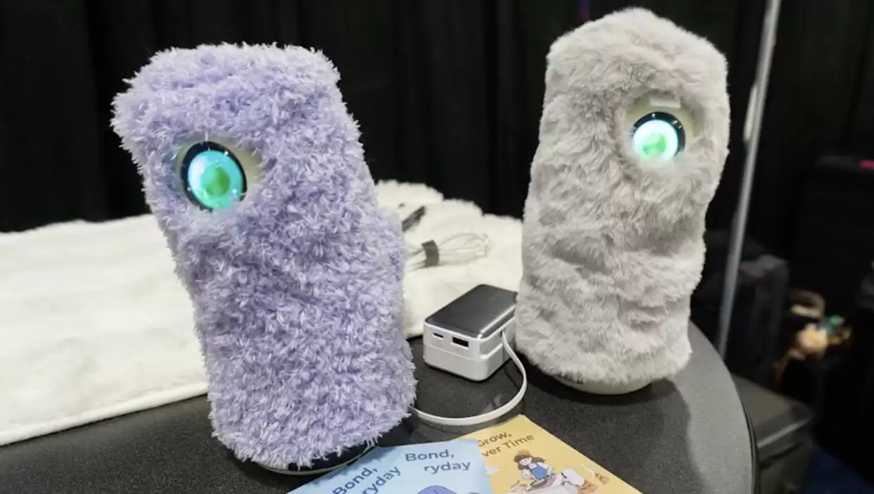 Ludens AI陪伴型机器人亮相CES 2026：恒温外壳告别冰冷触感