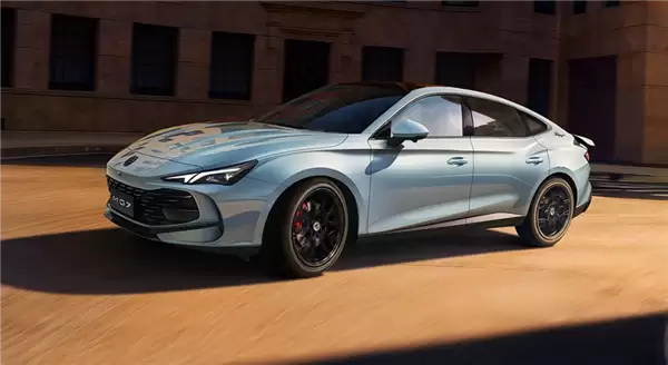 高管称决不放弃燃油车！全新MG7上市：限时11.69万起