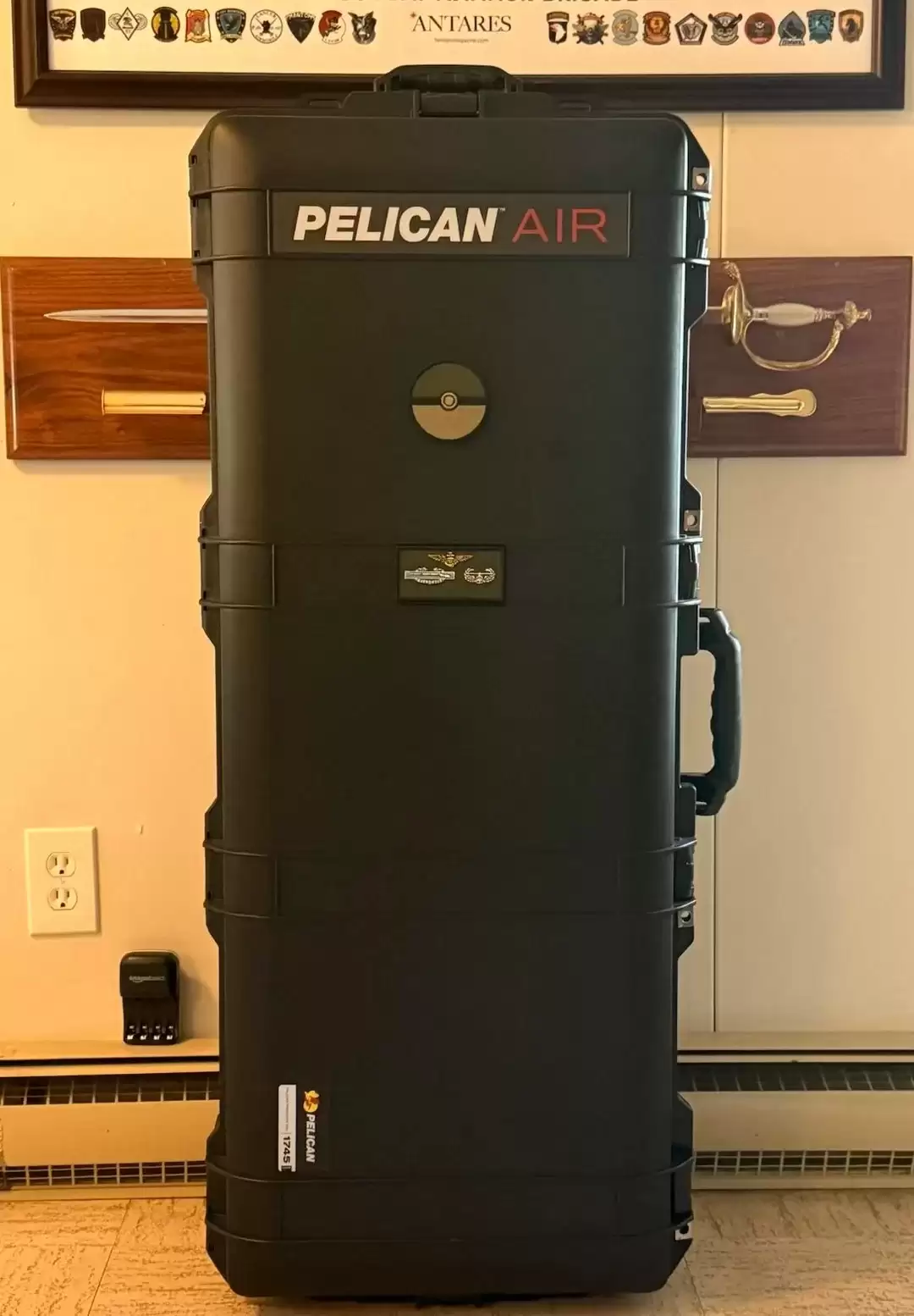 收藏家打造末日宝可梦卡带保险箱引热议