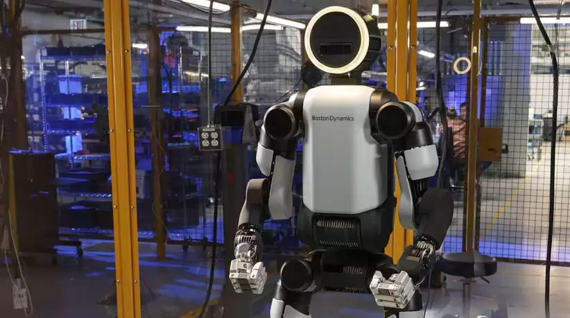 波士顿动力 CES 2026 发布 Atlas 人形机器人量产版本，首先发货现代汽车和谷歌 DeepMind