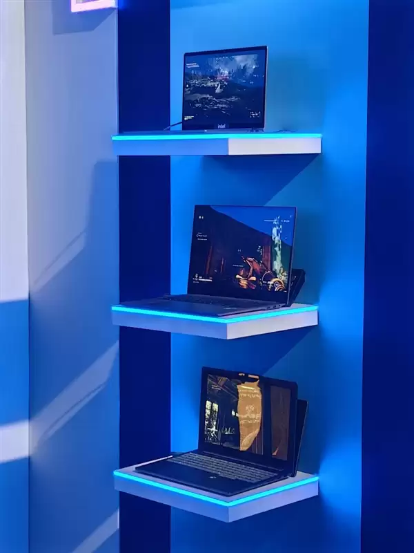 要买笔记本等等!超200款Intel酷睿Ultra 300新机杀到:本月正式开售