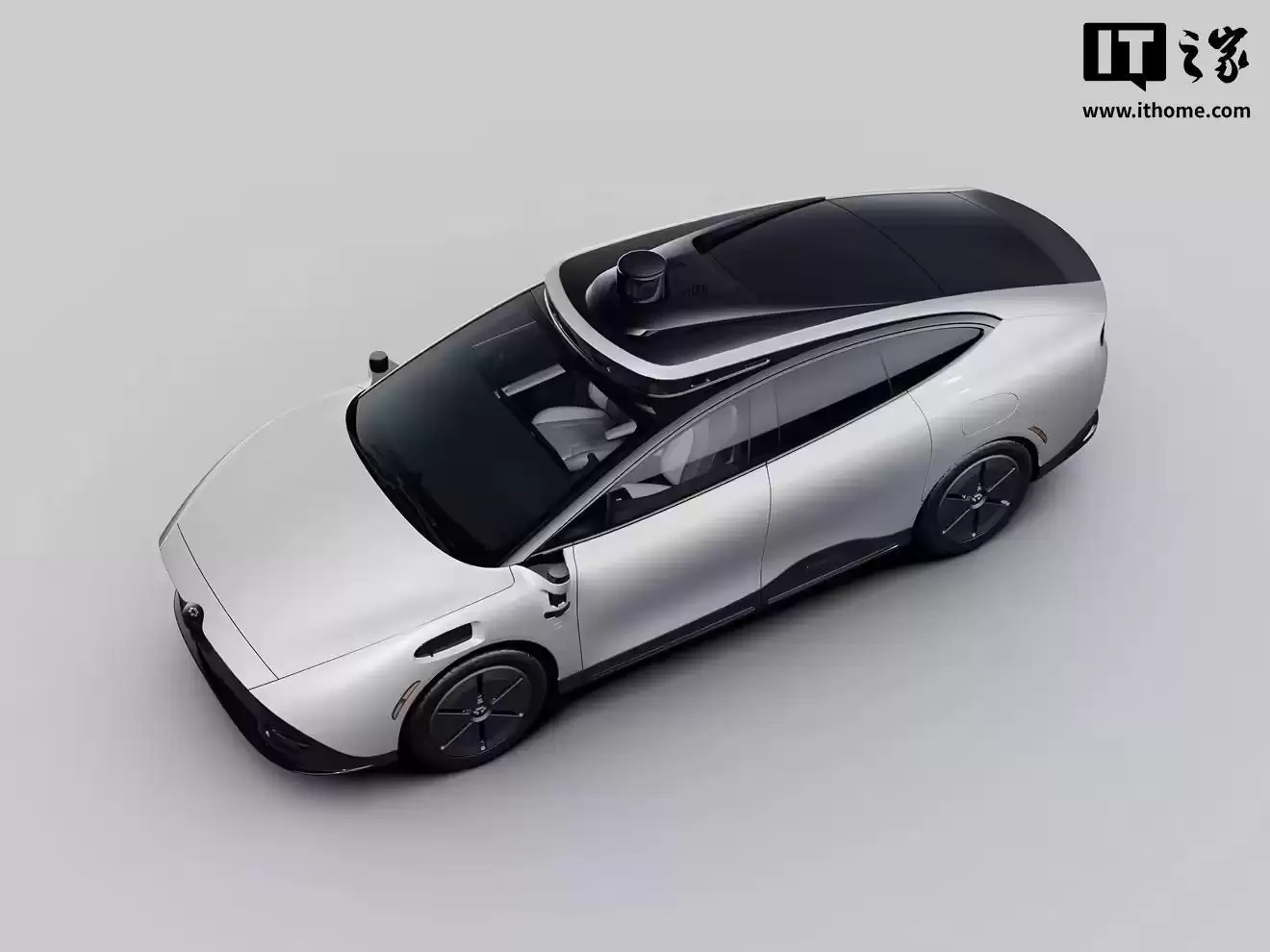 全球首款自动驾驶可折叠方向盘问世,可自动收起为乘客腾空间