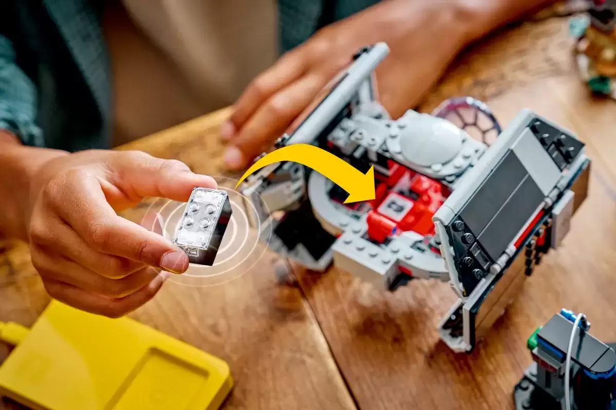 乐高 50 年来最具颠覆性创新:内置电脑的“智能积木”登场,无线充电 + 蓝牙组网