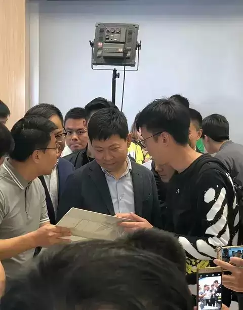 余承东力排众议，享界S9T开创智能旅行车新蓝海