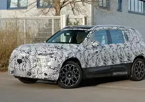 全新奔驰GLB路试曝光:本土化设计引热议