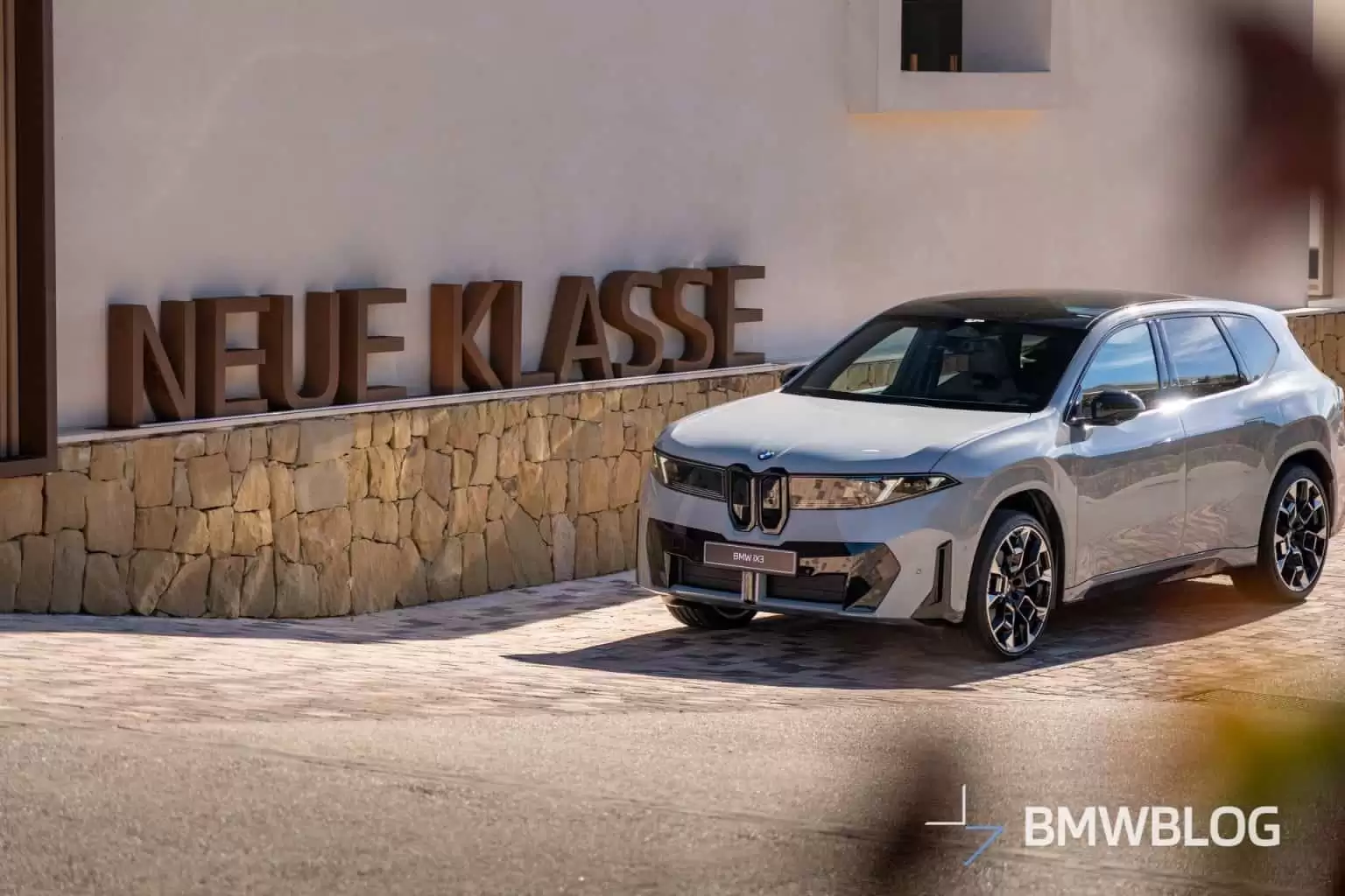 全新宝马 iX3 将亮相 CES 2026:支持 AI 语音助手、车载游戏与视频会议