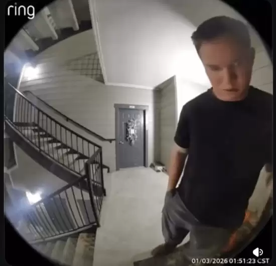 网友因玩游戏太投入喊“救命” 热心邻居破门救援