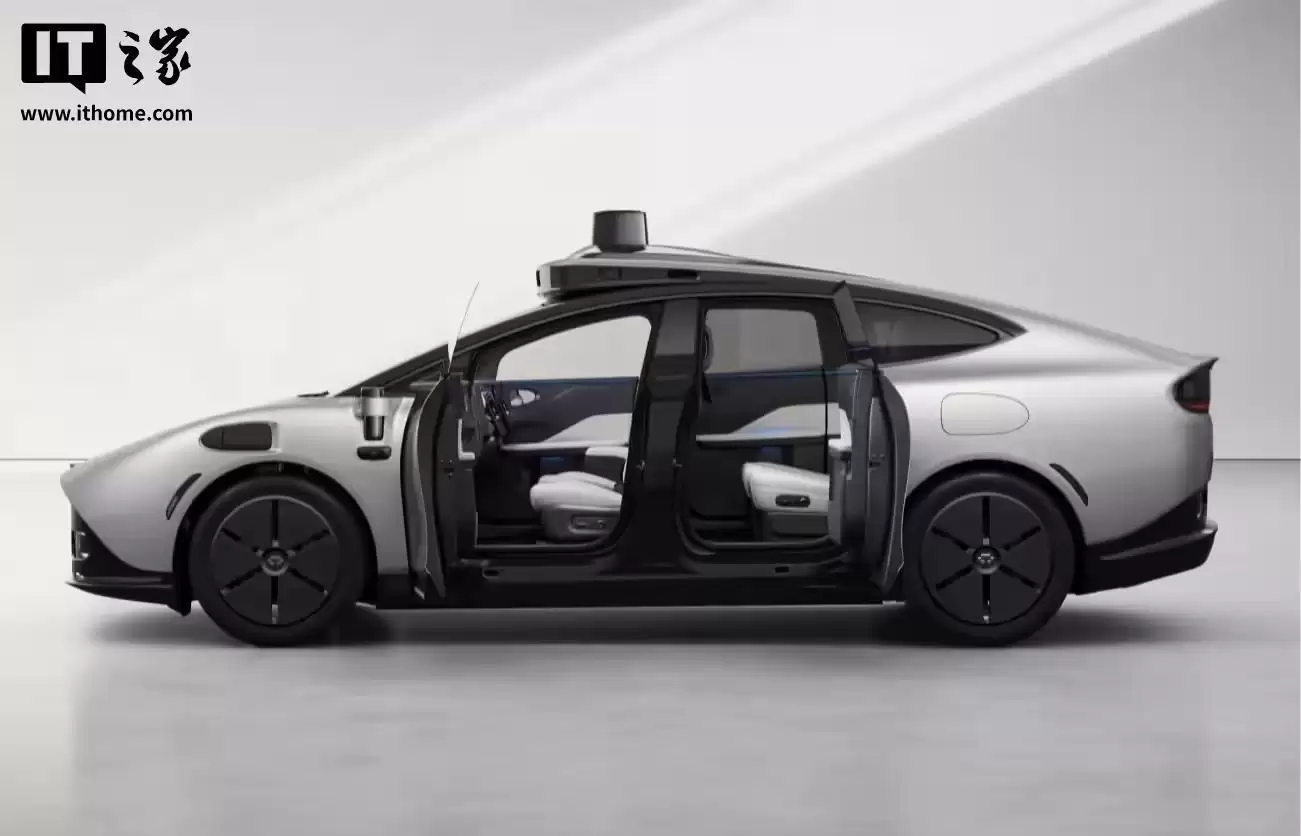 全球首款自动驾驶可折叠方向盘问世,可自动收起为乘客腾空间