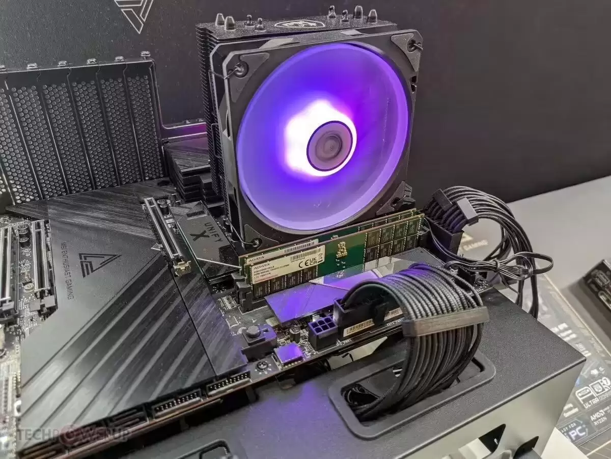 微星展示256GB双槽CUDIMM主板:支持单条128GB,内存超频性能提升63%