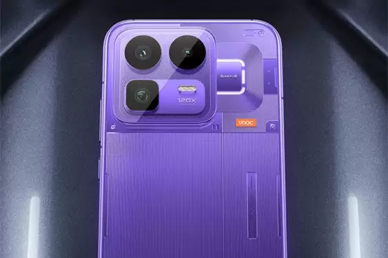 真我Neo8独家定制三星165Hz屏：素质感看齐苹果旗舰