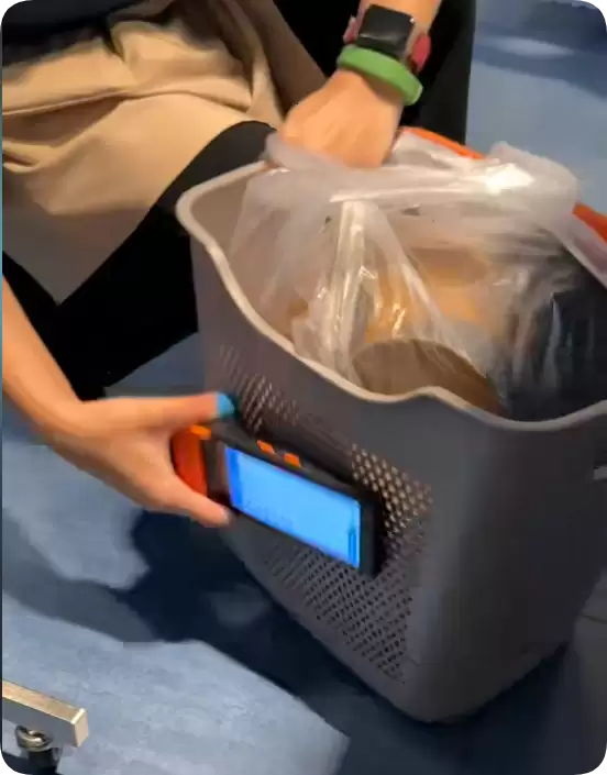 科技感拉满!海底捞上线“扫码结算”:餐盘内植入食材价格芯片