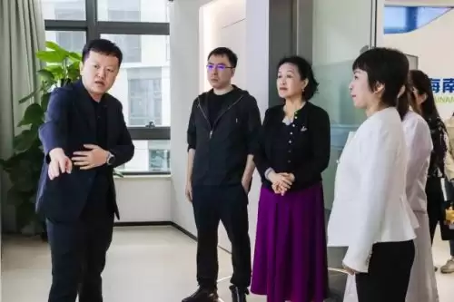 中国女企业家协会会长李谠一行到海南省干细胞工程中心考察交流