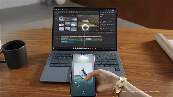 从“一碰多”到“手机电脑互碰”，鸿蒙 6“碰一碰”已支持 130 余款应用