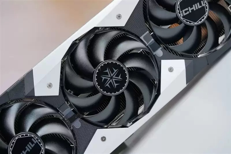 映众RTX 5060 Ti 16GB超级冰龙显卡评测:解锁190W功率 RTX 5060 Ti的最强形态