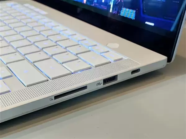 华硕发布ROG幻14/16 Air 2026款:升级星云原画屏、最高RTX 5090