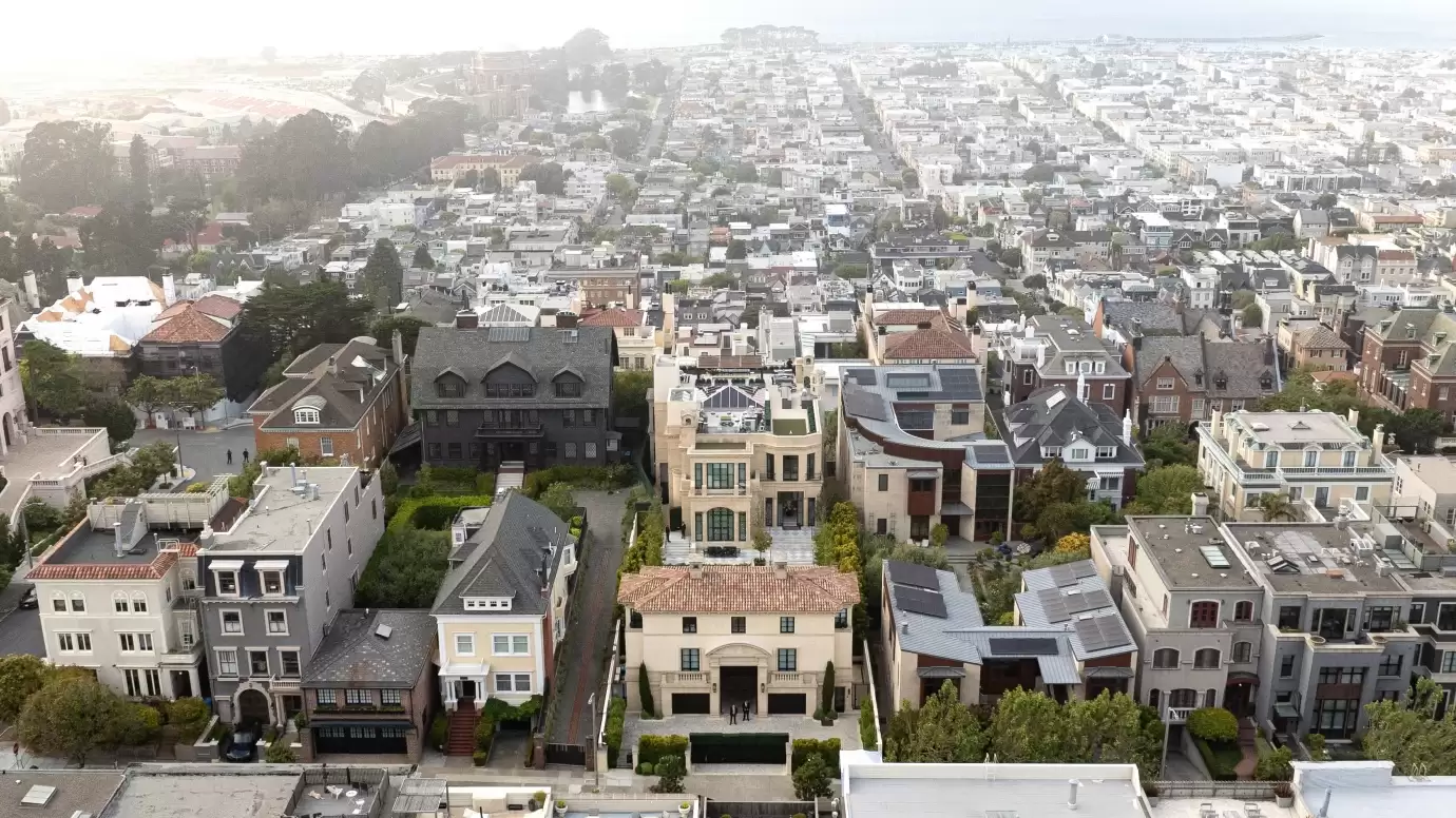 甲骨文创始人埃里森 3 亿出售豪宅，曾与英伟达黄仁勋、乔布斯遗孀作邻居