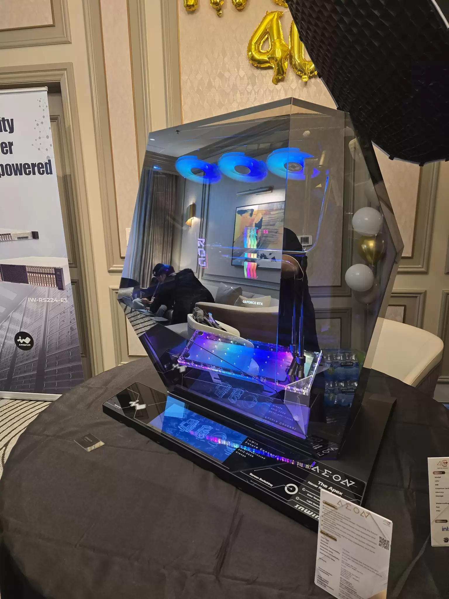 第 12 代 Signature 形象机，迎广 Aeon 亮相