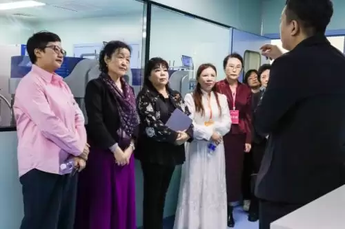 中国女企业家协会会长李谠一行到海南省干细胞工程中心考察交流