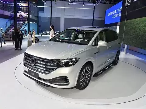 上汽大众威然大降价引争议：新车热销老车主维权