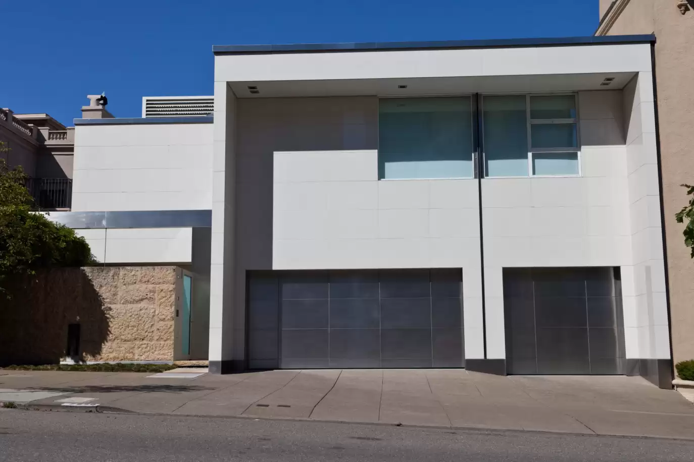 甲骨文创始人埃里森 3 亿出售豪宅，曾与英伟达黄仁勋、乔布斯遗孀作邻居