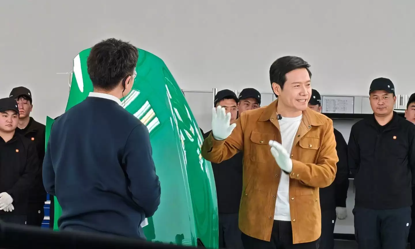 小米汽车41万辆收官 首次盈利!雷军立55万Flag,四款新车轰炸增程市场