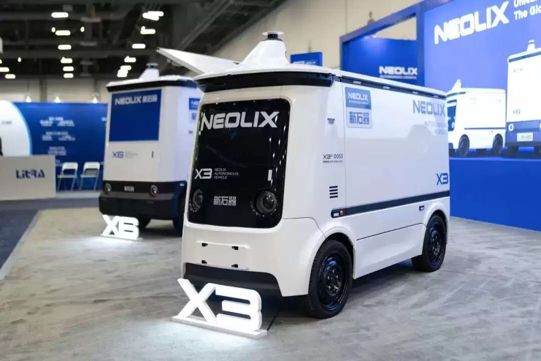 新石器 X1 无人车 CES 2026 发布：小巧尺寸能坐电梯，物流配送到家