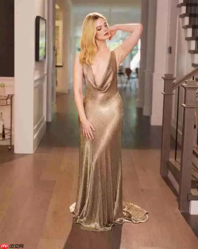 艾丽范宁活动写真图赏 穿深V长裙秀绝美腰臀