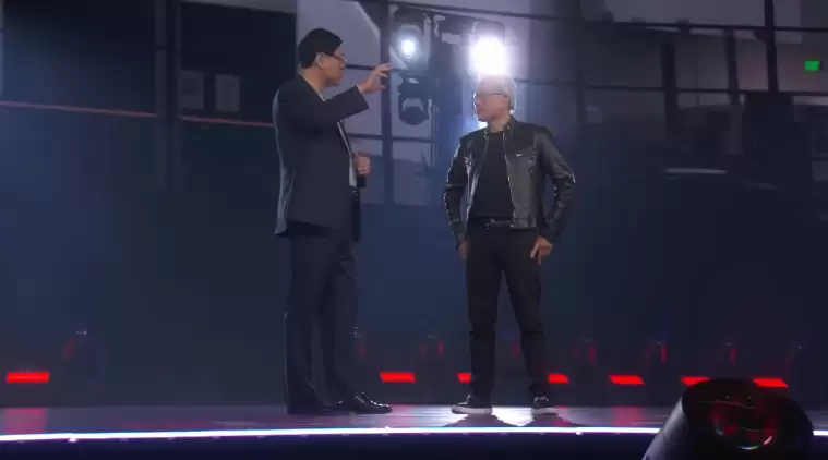 联想与英伟达合作打造吉瓦级AI工厂,杨元庆、黄仁勋同台亮相