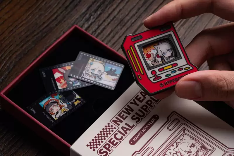 键入复古年味：八位堂 x 鹰角网络 新春联名周边套装正式发布