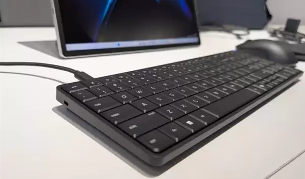 惠普EliteBoard G1a发布:竟然把一台强大的主机塞进键盘里
