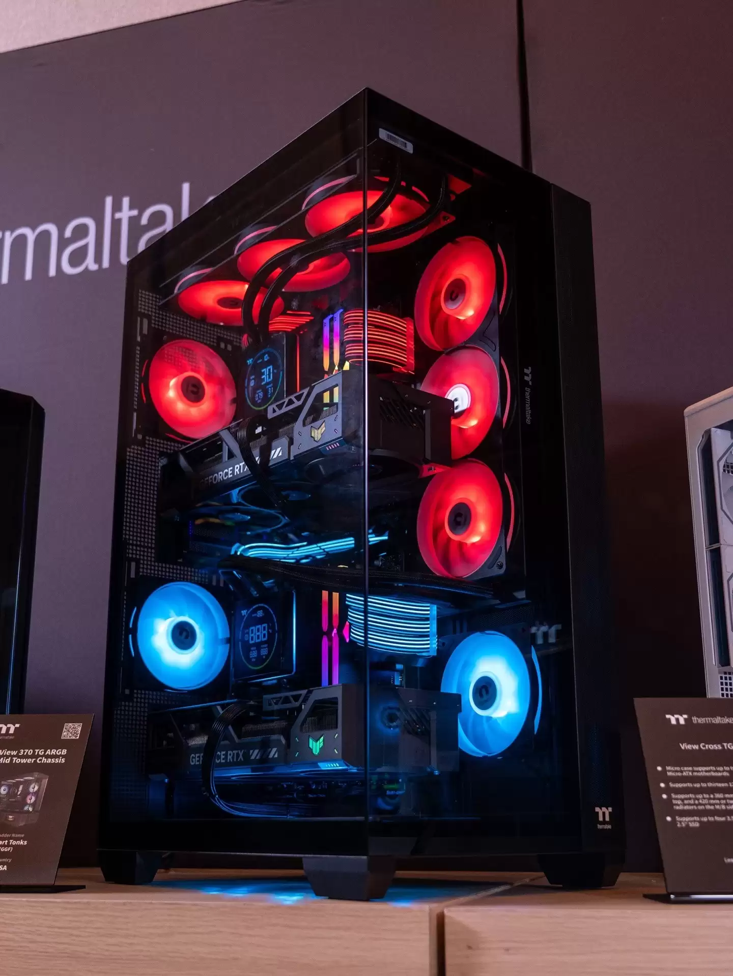 Tt发布CES 2026双系统海景房机箱View Cross TG