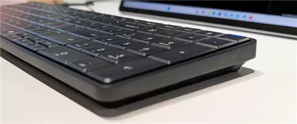 惠普EliteBoard G1a发布:竟然把一台强大的主机塞进键盘里