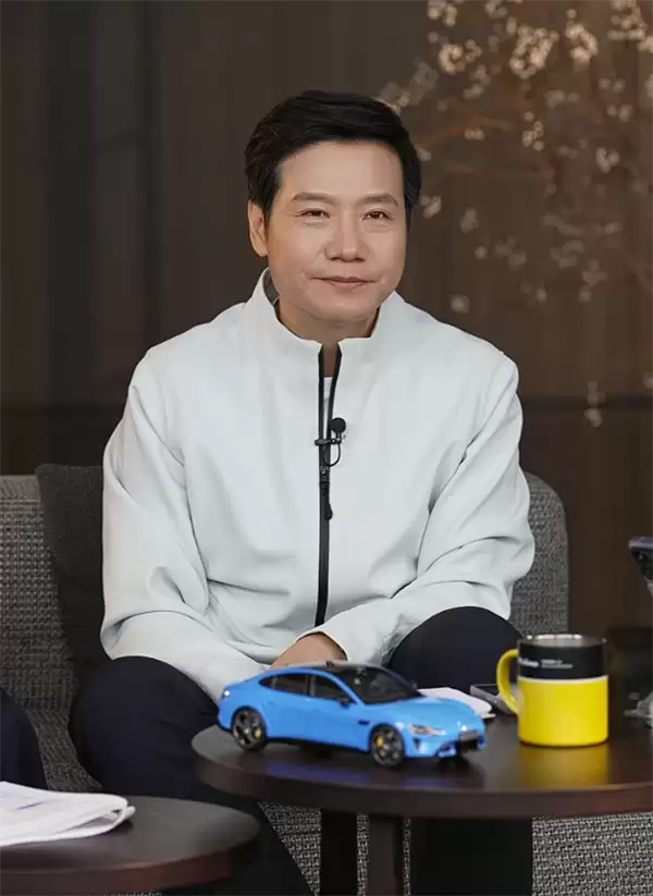 雷军回应为了一个杯子开15次会:不是专门为杯子开会 只是会议中讨论过