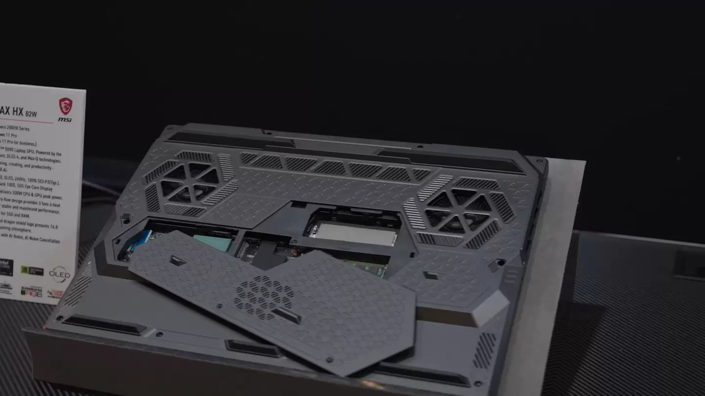 微星推出泰坦 / 神影系列 16 英寸游戏本，至高 300W 整机性能释放