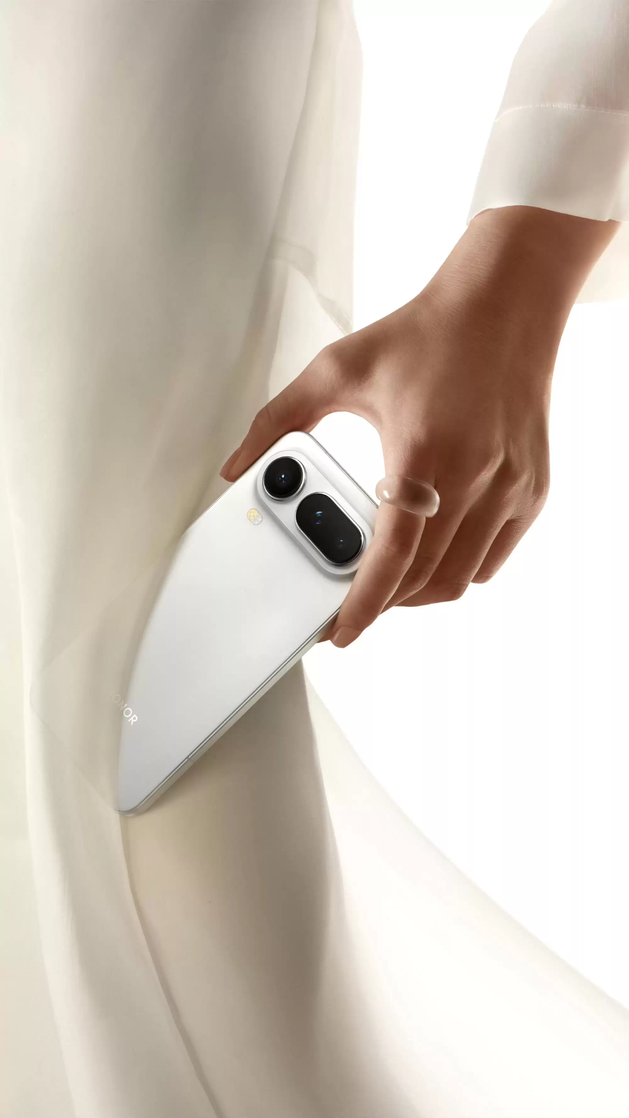 荣耀 V20 经典感叹号设计回归,Magic8 Pro Air 手机四配色外观曝光