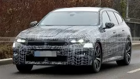 全新宝马5系旅行版测试车曝光,2027年发布