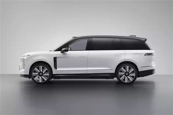 尺寸超越劳斯莱斯库里南!全新ES9申报:蔚来迄今最大新车