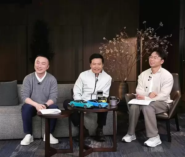 雷军回应为了一个杯子开15次会:不是专门为杯子开会 只是会议中讨论过