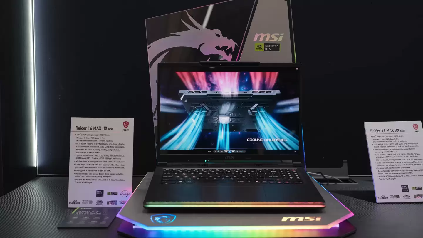 微星推出泰坦 / 神影系列 16 英寸游戏本，至高 300W 整机性能释放