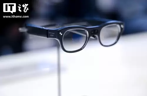 雷鸟 CES 2026 推出全球首款 eSIM 功能 AR 智能眼镜 X3 Pro Project eSIM,采用双目全彩光机