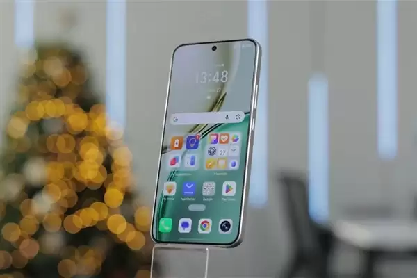 荣耀Magic8 Pro Air外观出炉：采用横向相机模组 神似iPhone Air