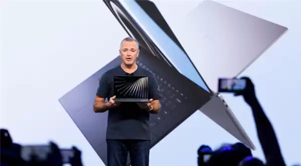 戴尔高管:过度营销AI适得其反 消费者其实并不买账