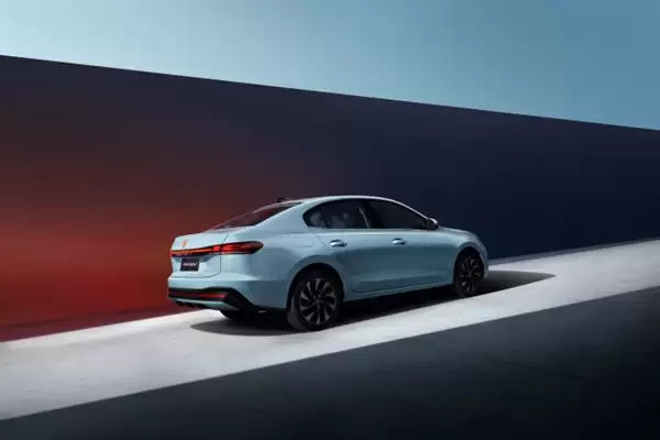 前脸升级+溜背造型!大众速腾S官图上线:1.5L/1.5T动力可选